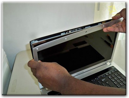 Замена экрана ноутбука Samsung в Калуге